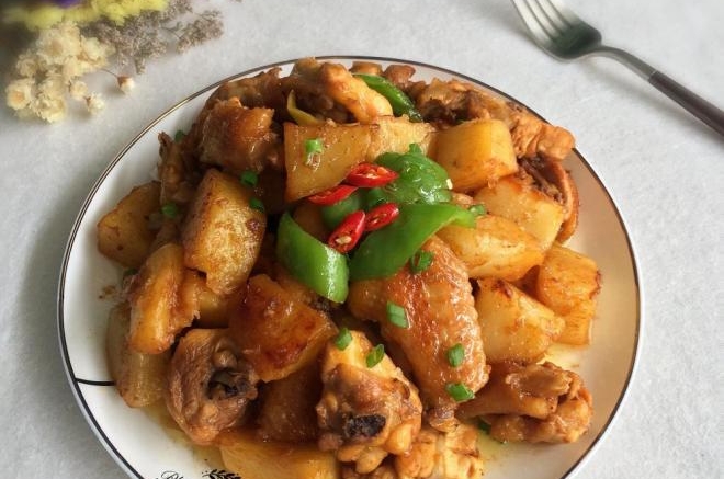土豆焖鸡