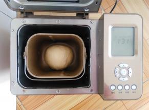 面团和好后很光滑，继续发酵20分钟