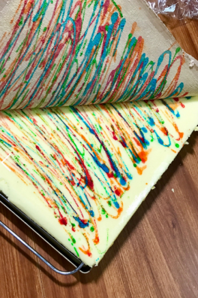 撕掉油纸，晾一分钟