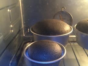 烤箱下层，170度，上下火，35分钟左右。