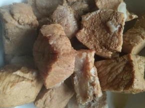 炖至肉酥烂，入口即化就可(可以用筷子实验轻松插入就好)