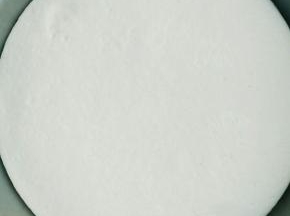 发酵到1.5倍大，手戳不回缩就可