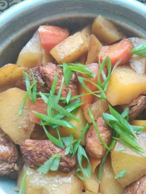 10、电饭锅时间到了，香喷喷的饭就做好了