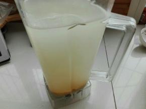 加水放入破壁机中