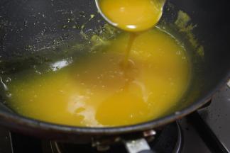 待汁水变浓稠后即可关火