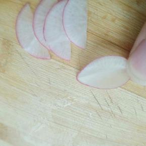 取一片，从中间展开放平