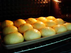 烤箱提前预热，上180度，下160度，放中下层，烤18分钟即可。