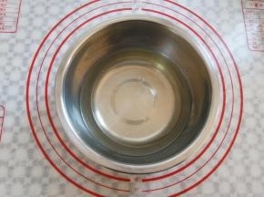 水里倒入玉米油