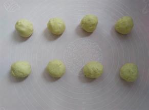 面团平均分成8等份