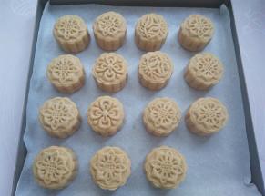 180度烤6分钟定型取出