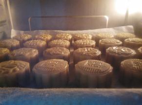 180度烤6分钟定型取出