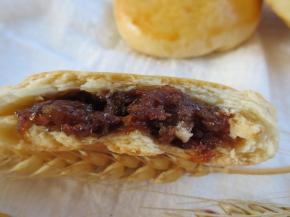 用手掰开一个看了下还不错，里面的馅儿很馋人