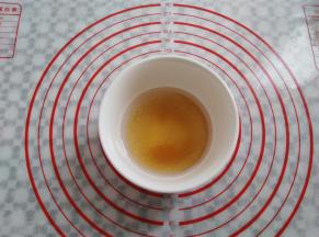 蜂蜜、砂糖、清水混合均匀