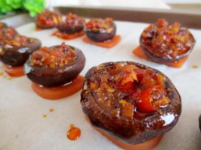 烤熟后稍微放凉一点再装盘，千万不要急着拿，很烫