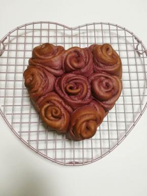 烤箱预热160度十分钟，模具放烤箱中层，盖上锡纸，上下火160度，烤25分钟。烤好后直接倒在晾网上晾凉就好了