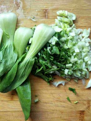 青菜洗净切碎