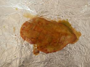 取出表面刷层蜂蜜芥末水，再烤7分钟左右即可；