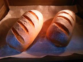 放入200度预热好的烤箱中下层，20分钟左右（时间自行调整）；