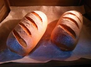 放入200度预热好的烤箱中下层，20分钟左右（时间自行调整）；