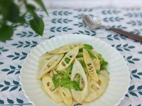 出锅装盘，上桌享用吧。