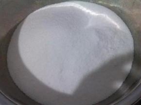 过筛后的米粉是松散的，不会结块。
