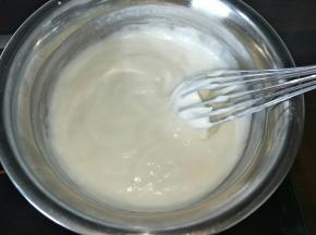 一直小火搅拌到成糊了，这时候可以关火了。