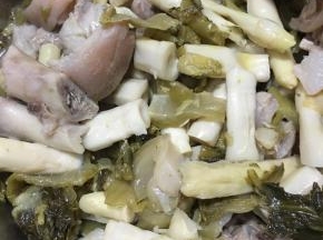 下汽之后，拿掉气阀，开盖大火收汁。