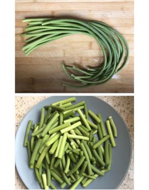 蒜苔大约15根，量随意，换成其他蔬菜也行，切成段。