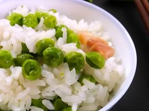 5、鲜香软糯的豌豆饭。