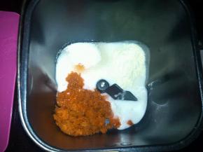 加入胡萝卜泥\\盐\\糖\\奶粉.