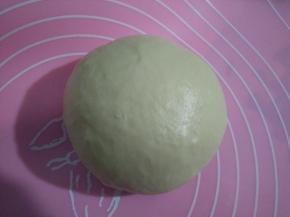 后油法将面团揉至扩展阶段；