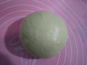 后油法将面团揉至扩展阶段；