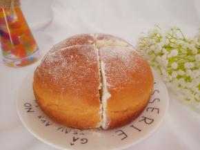 表面筛层糖粉或者奶粉即可食用；