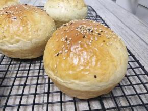 出炉后脱模放在晾网上晾至手温。