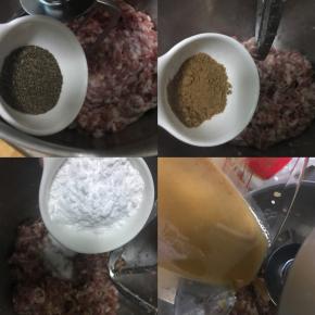 肉馅加入白酒和胡椒粉顺时针搅匀，加入现磨黑胡椒搅匀，黑胡椒用磨桶磨出来的还是粗，我又放料理机打的稍微碎些，加入十三香，糖盐，顺时针搅匀，最后加入淀粉水老抽的混合，顺时针打匀，把肉馅打上劲。