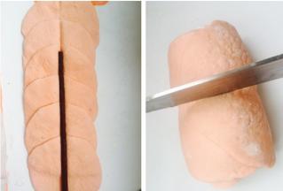 每个玫瑰花要6个面片，把剂子擀成品，如图叠加起来，筷子中间按个印，然后从下到上卷起来，中间切一刀，两边就是漂亮的玫瑰花了