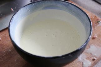 搅拌成糊状即可