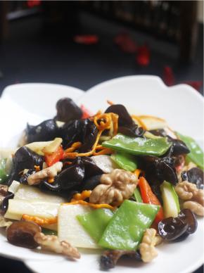 营养丰富又美味的素什锦就做好了