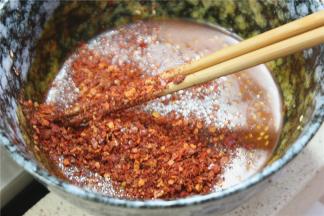 花椒面、辣椒面、白糖、美极鲜