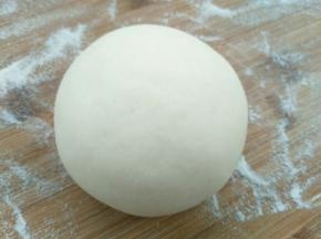 然后揉成馒头的形状