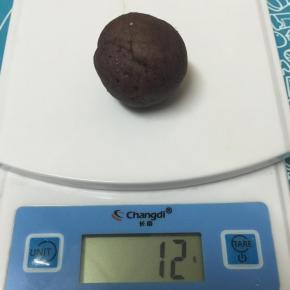 红豆沙每份12克称量好备用。