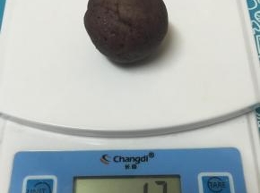 红豆沙每份12克称量好备用。