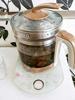 启动水果茶按键，冬瓜煮到透明就可以了。