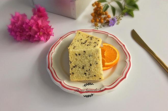 8寸方形黑芝麻戚风蛋糕
