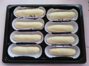 所有面团依次卷好放入烤盘，放入烤箱发酵20分钟