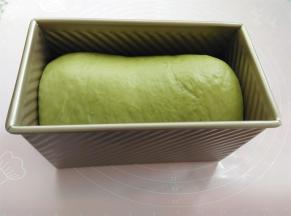 面团发酵到8分满取出，预热烤箱，180度，10分钟