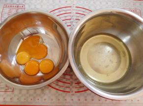 分离蛋白和蛋黄，装蛋白的盆一定要无水无油