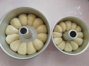 放入烤箱发酵20分钟，发大到2倍