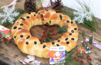 烤熟后出炉脱模放凉