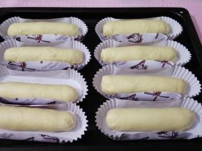 所有面团包好火腿肠放入烤箱发酵20-30分钟（具体看发酵情况定时间）